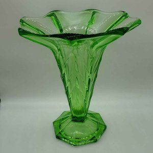 Vaseline/Uranium Glass STOLZLE Style Art Deco Emerald Green Tall Frog Vase